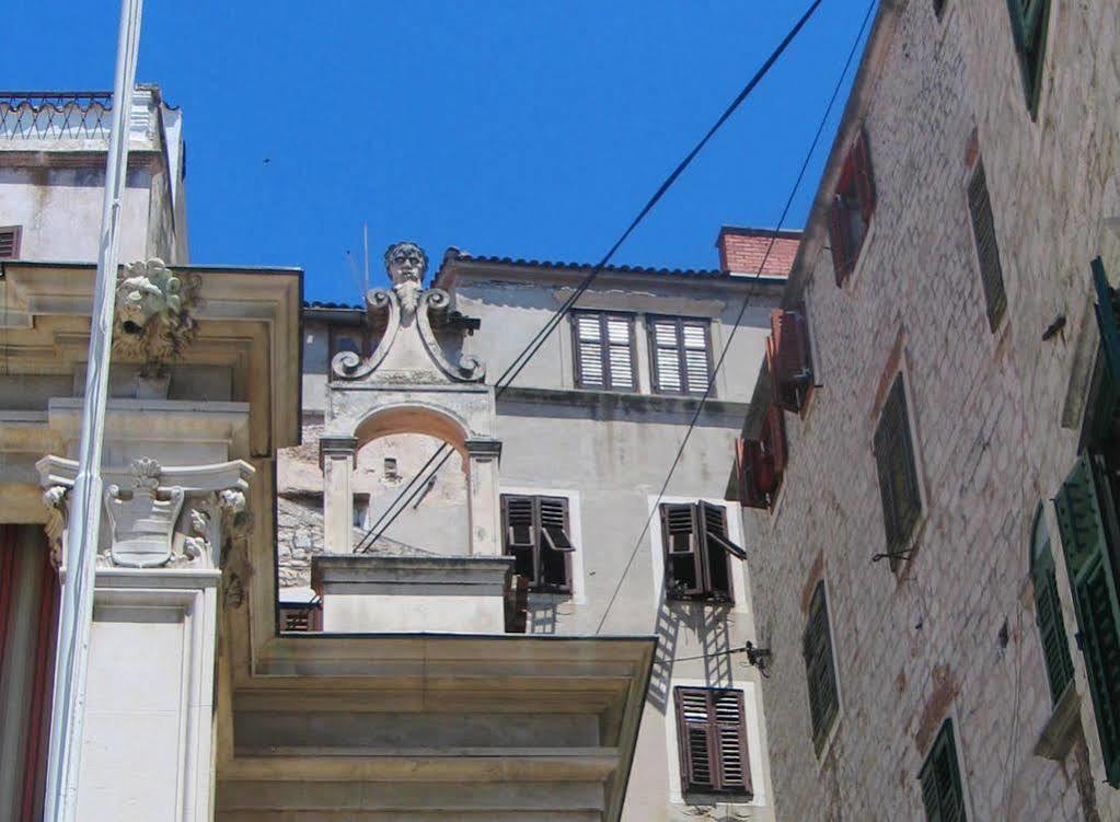 Apartment Sibenik Johnny'S Place Екстериор снимка
